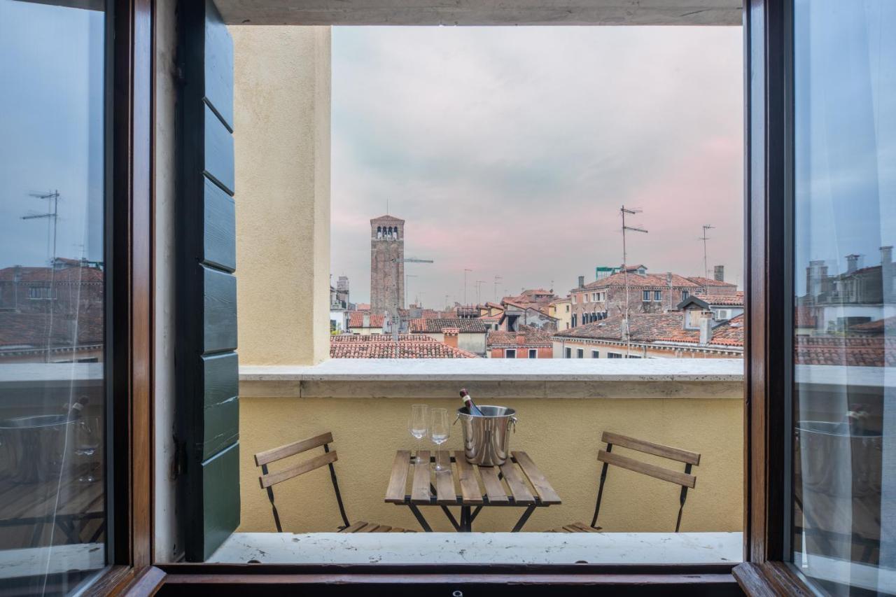 Bright Apartment On Venetian Roofs R&R 외부 사진